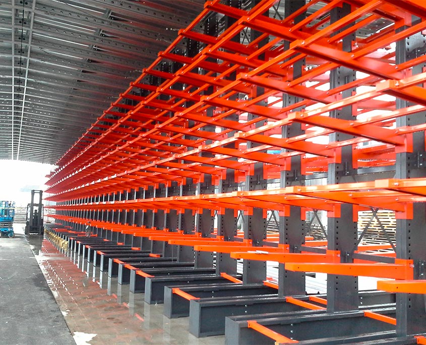 Self-bearing stores