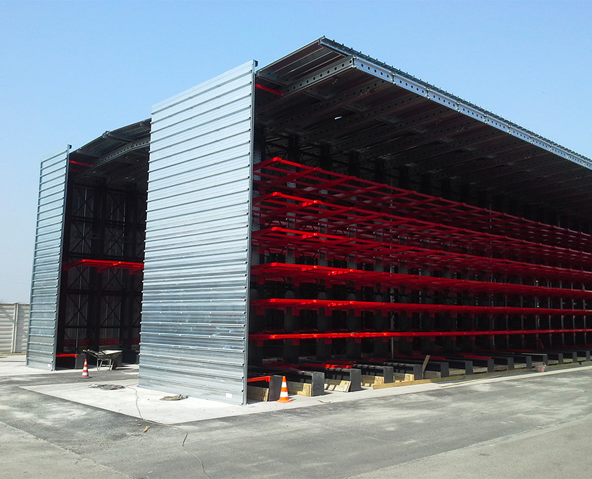 Self-bearing stores