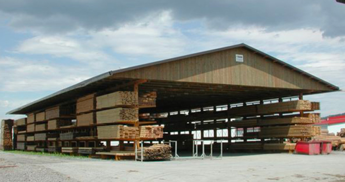Self-bearing stores
