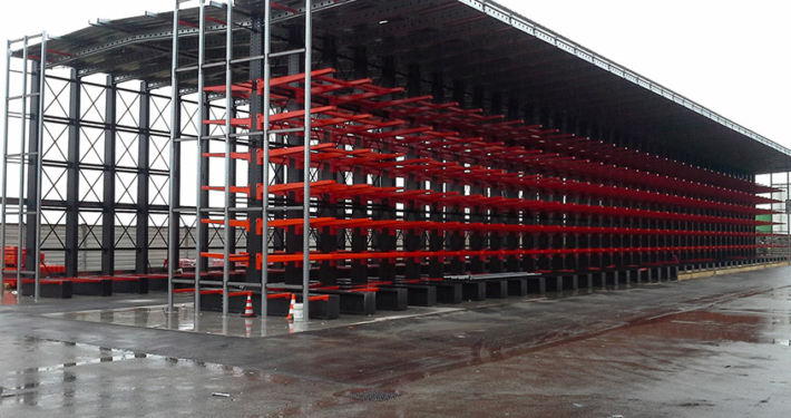 Self-bearing stores